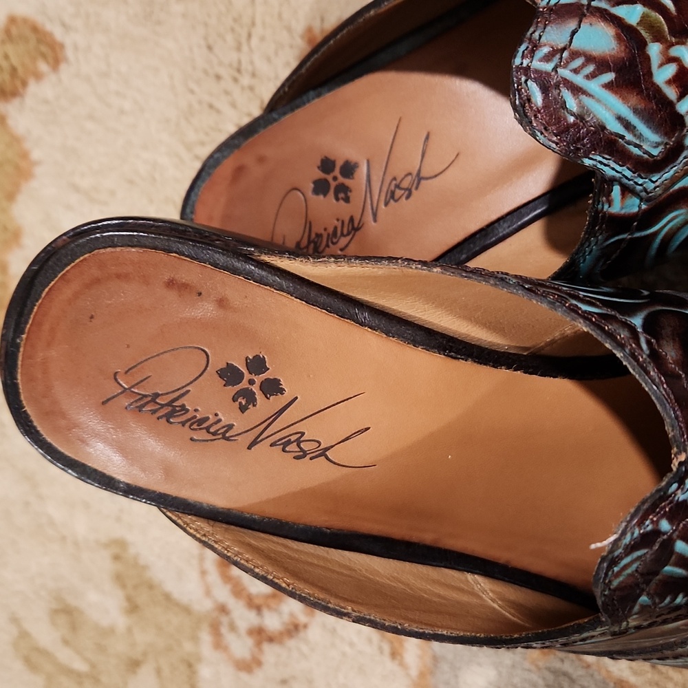 Patricia Nash Tooled Turquoise & Brown Leather Battista Mules Size 8.5 - Picture 5 of 10